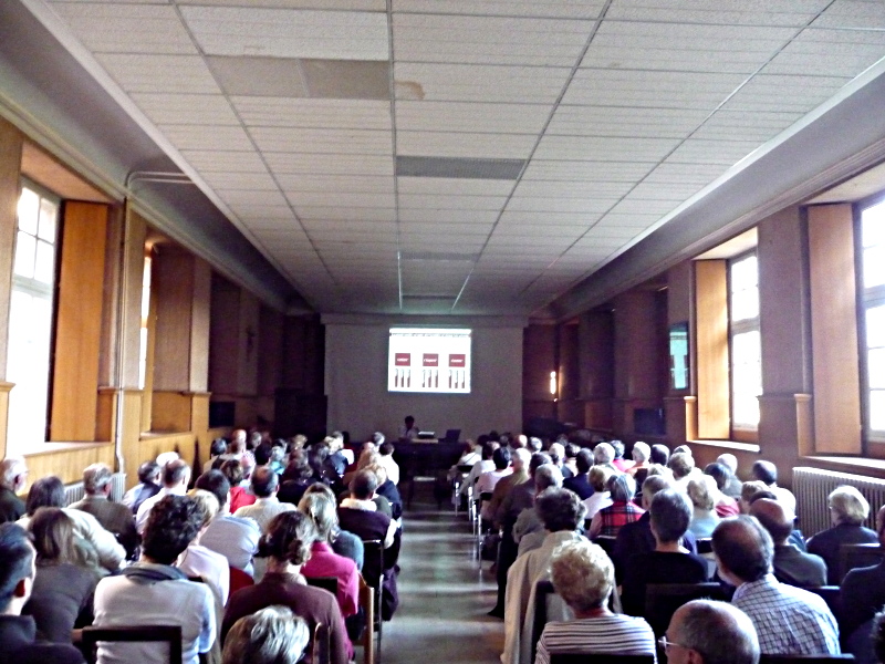 La salle du Chapitre était comble pour cette première conférence