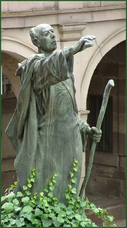 Saint Colomban cour d'honneur de l'abbaye de Luxeuil