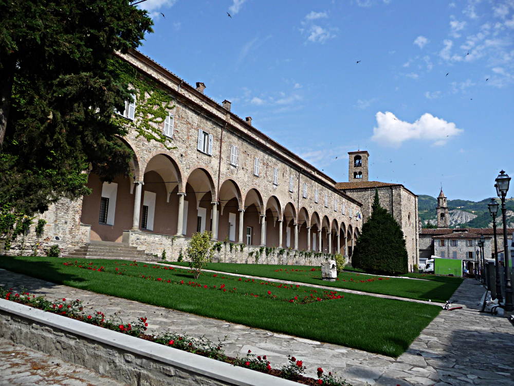 Piazza Santa Fara Bobbio