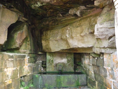 Intérieur de la grotte de la source - Photo AASC