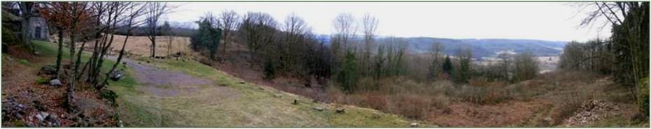 Vue des terrains en friches en contre bas du site